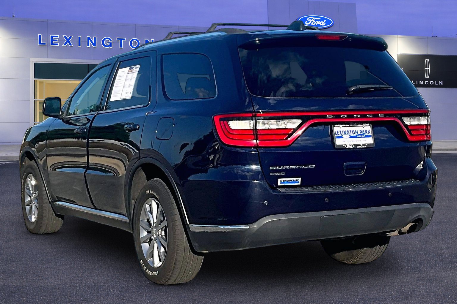 Used 2017 Dodge Durango SXT w/ Quick Order Package 23B AWD/4WD image 4