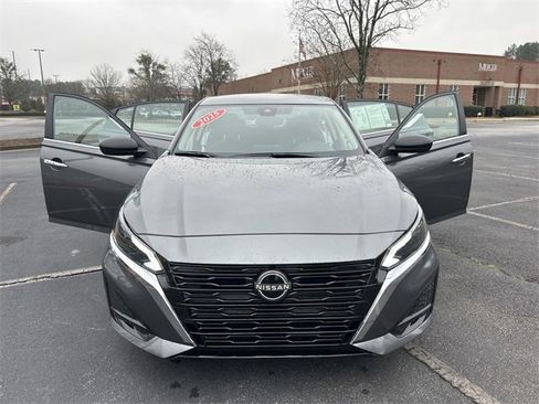 Used 2025 Nissan Altima 2.5 SV image 23