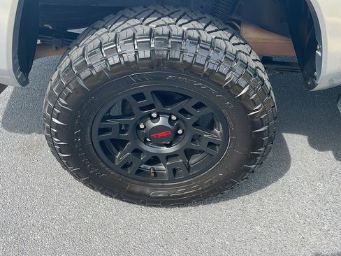 Used 2022 Toyota Tacoma TRD Sport AWD/4WD image 39