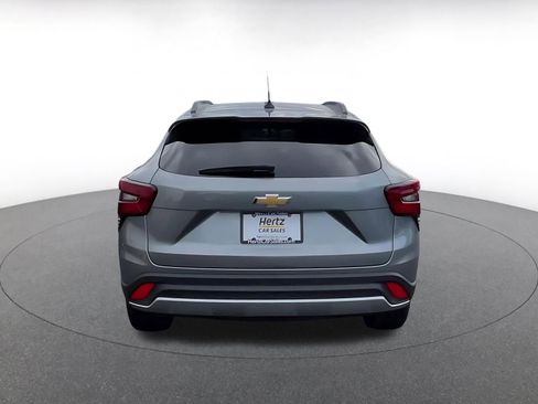 Used 2025 Chevrolet Trax LT image 12