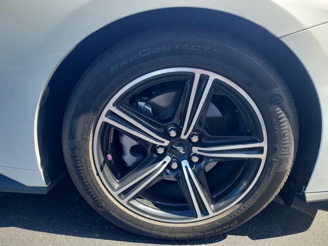Used 2024 Ford Mustang Convertible RWD image 2