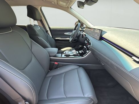 Certified 2026 Genesis GV70 2.5T AWD/4WD image 36