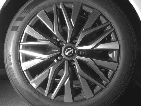 Used 2025 Nissan Altima 2.5 SV FWD image 15