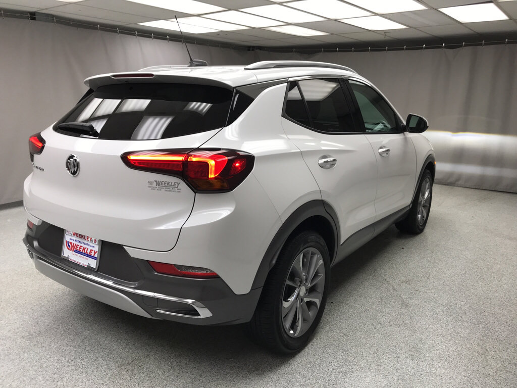 Used 2023 Buick Encore GX Essence w/ Experience Buick Package FWD image 4