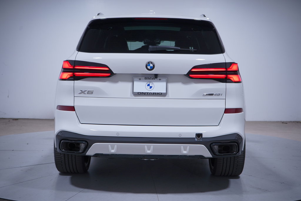 Used 2026 BMW X5 sDrive40i w/ M Sport Package RWD image 5