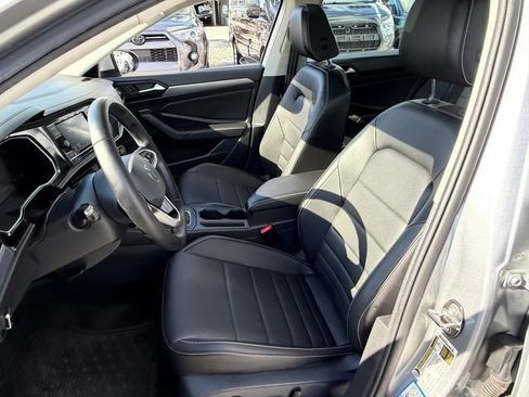 Used 2022 Volkswagen Jetta SE FWD image 10