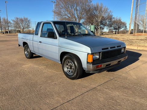 Used 1987 Nissan Pickup 2WD King Cab image 23