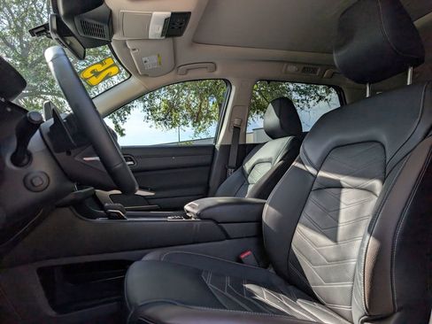 Used 2025 Nissan Pathfinder Platinum w/ Cargo Package image 14