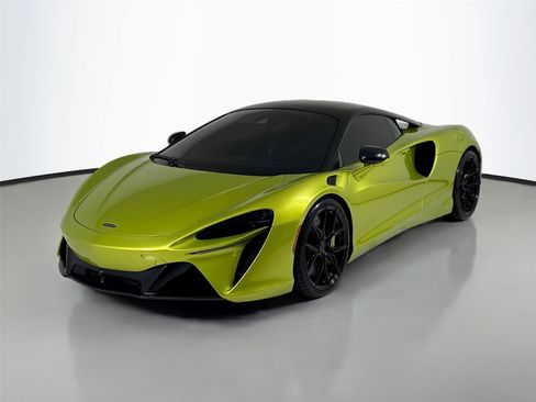 Used 2023 McLaren Artura RWD image 10