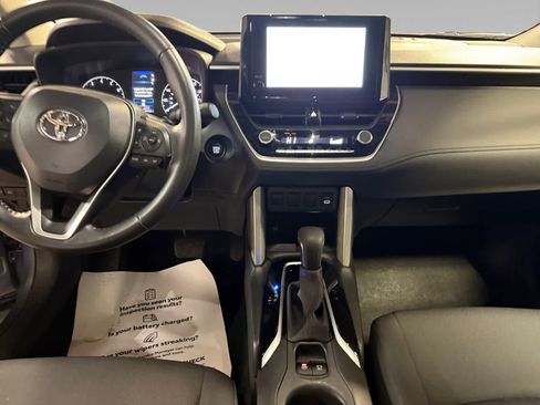 Used 2024 Toyota Corolla Cross LE image 10