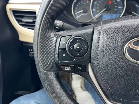 Used 2014 Toyota Corolla LE FWD image 24