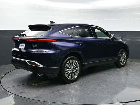 Used 2022 Toyota Venza Limited w/ Advanced Technology Package image 5