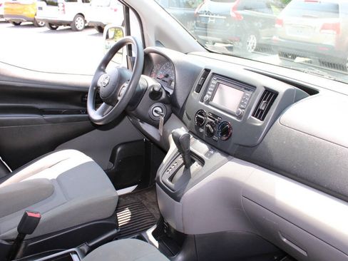 Used 2017 Nissan NV200 SV w/ Technology Package FWD image 12