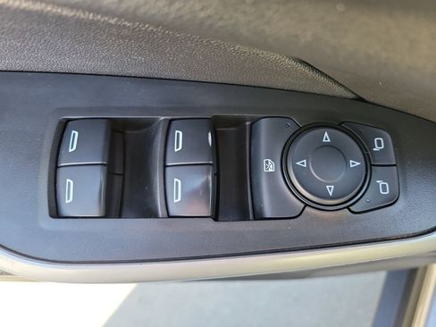 Used 2024 Chevrolet Trax RS w/ Sunroof Package image 19