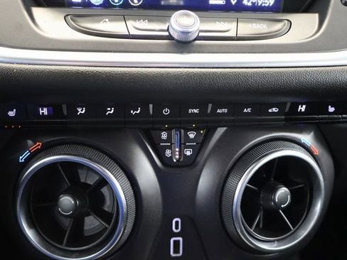 Used 2019 Chevrolet Blazer LT image 22