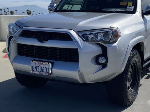 Certified 2019 Toyota 4Runner SR5 image 7