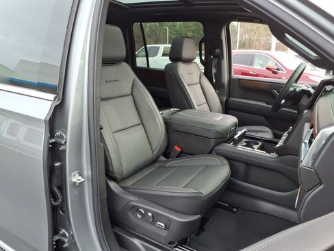 New 2026 GMC Yukon XL Denali w/ Sun & Power Step Package image 84