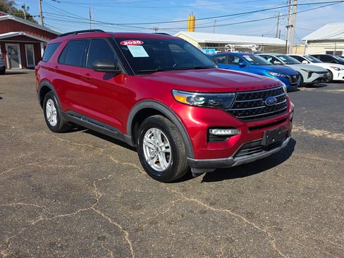 Used 2020 Ford Explorer XLT w/ Equipment Group 202A AWD/4WD image 1