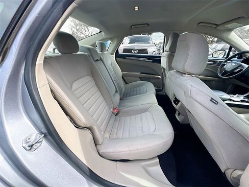 Used 2020 Ford Fusion SE image 26