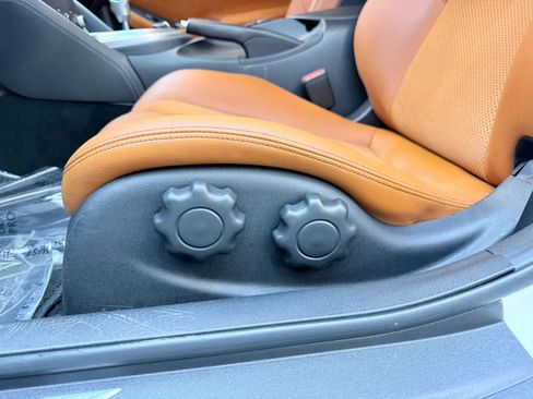 Used 2015 Nissan 370Z Touring RWD image 11