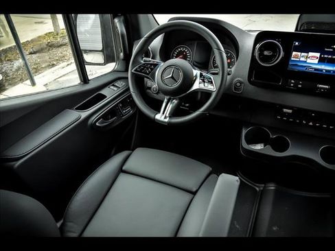 New 2025 Mercedes-Benz Sprinter 2500 image 7