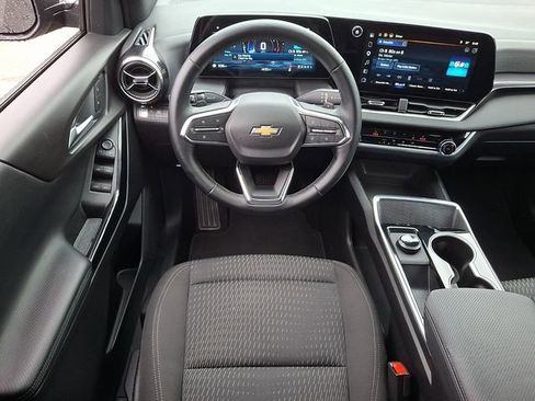 Used 2026 Chevrolet Equinox LT FWD image 11