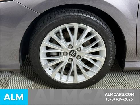 Used 2019 Toyota Camry XLE image 15