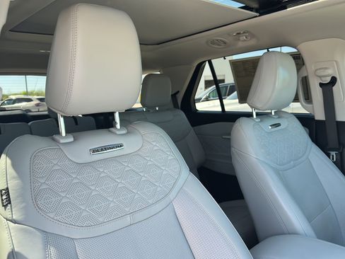 Used 2025 Ford Explorer Platinum w/ Ultimate Package image 26