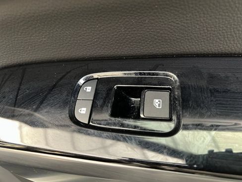 Used 2025 Nissan Pathfinder SL FWD image 35