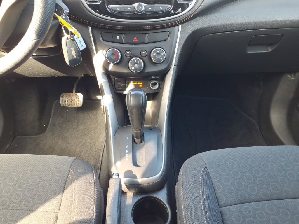 Used 2022 Chevrolet Trax LS w/ Tint and Cruise Package FWD image 11