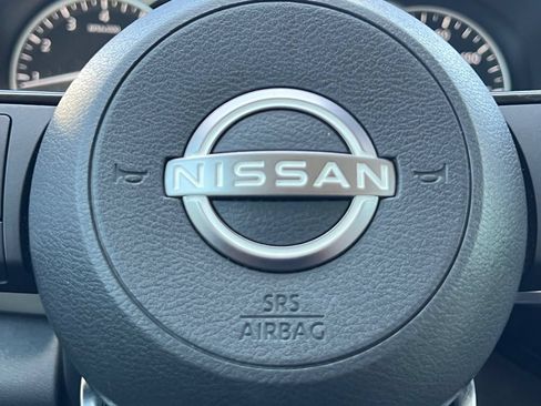 Used 2023 Nissan Pathfinder SL FWD image 5