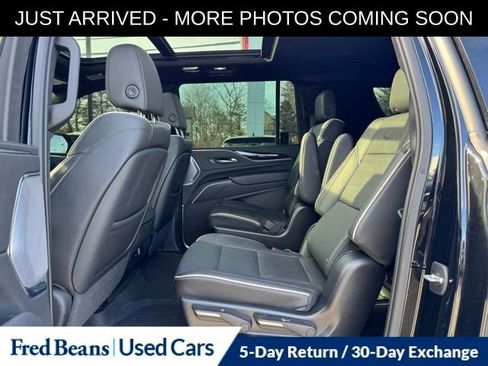 Used 2023 Cadillac Escalade ESV Sport w/ Touring Package image 12