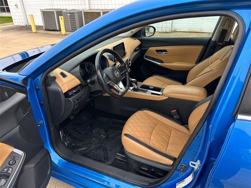 Used 2020 Nissan Sentra SV w/ SV Premium Package image 9