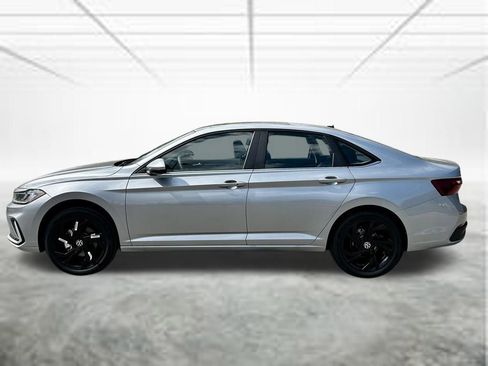 New 2026 Volkswagen Jetta SE FWD image 8