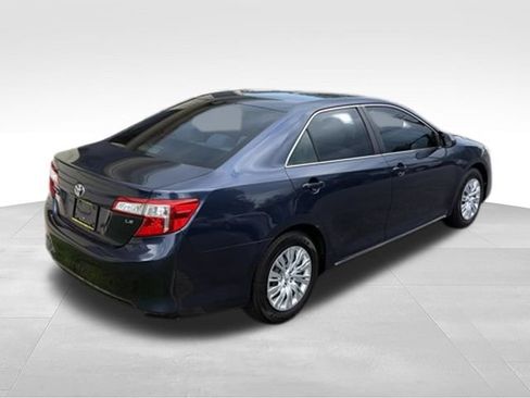 Used 2014 Toyota Camry LE FWD image 33