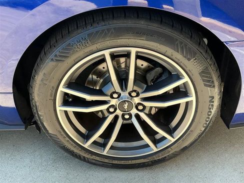 Used 2015 Ford Mustang Premium RWD image 23