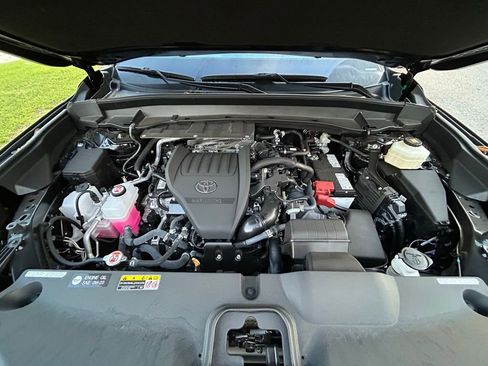 Used 2025 Toyota Grand Highlander FWD image 11