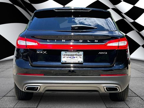 Used 2016 Lincoln MKX Reserve w/ Climate Package AWD/4WD image 4