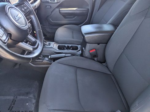 Used 2022 Jeep Gladiator Sport AWD/4WD image 16
