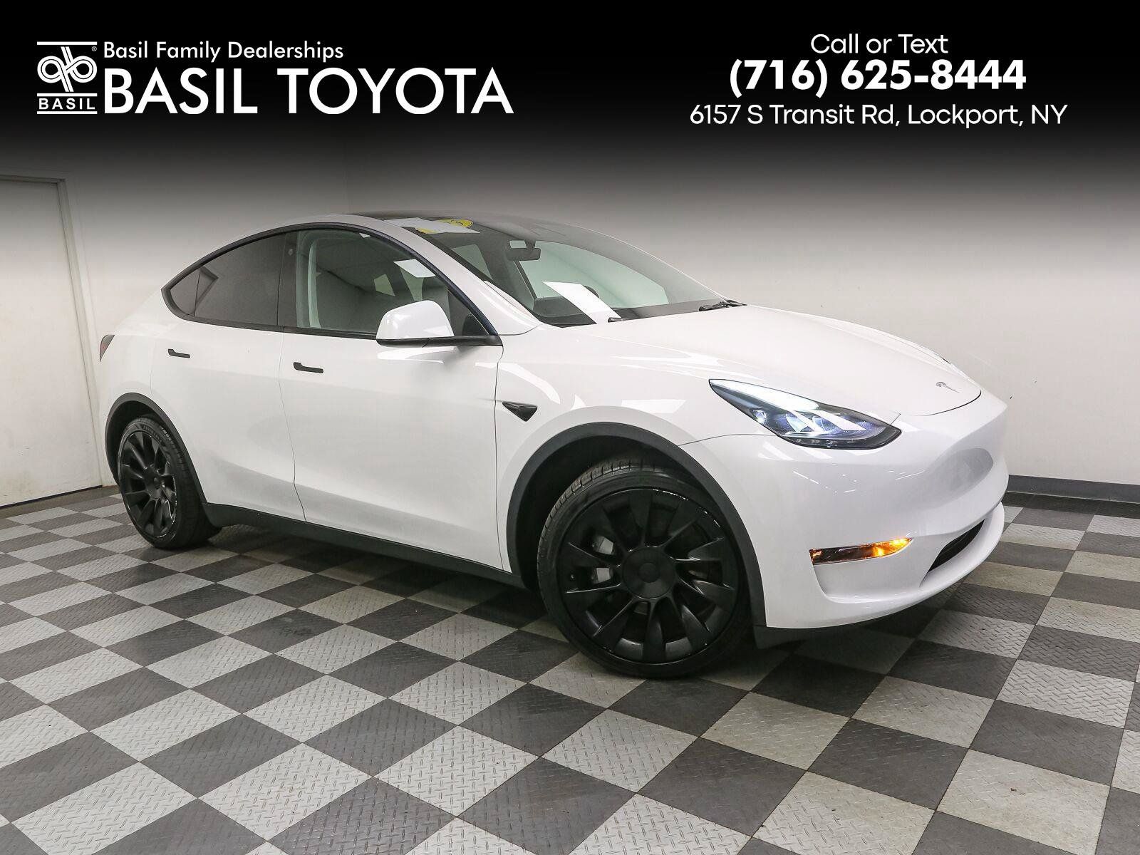 Used 2023 Tesla Model Y Long Range AWD/4WD image 1