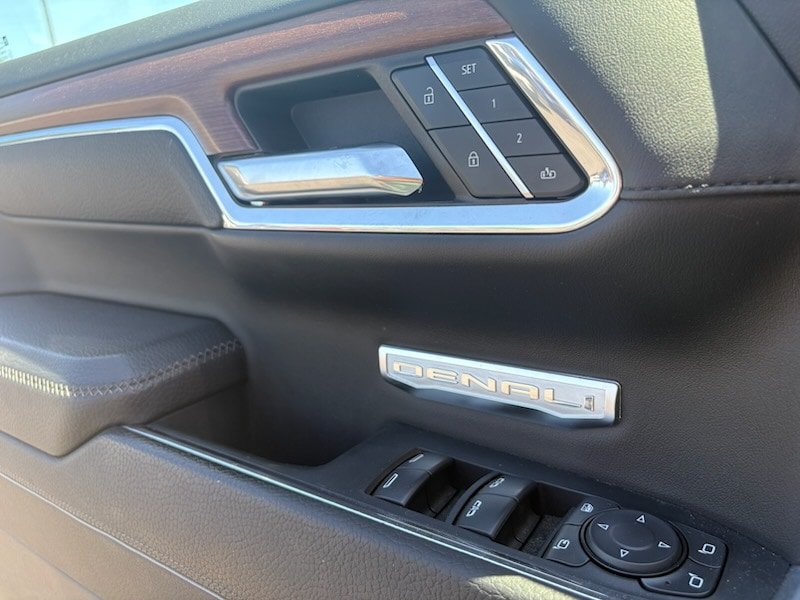Used 2023 GMC Sierra 1500 Denali w/ Technology Package AWD/4WD image 9