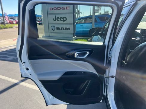 Used 2025 Jeep Compass Limited AWD/4WD image 33