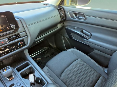 Certified 2025 Nissan Pathfinder S FWD image 15