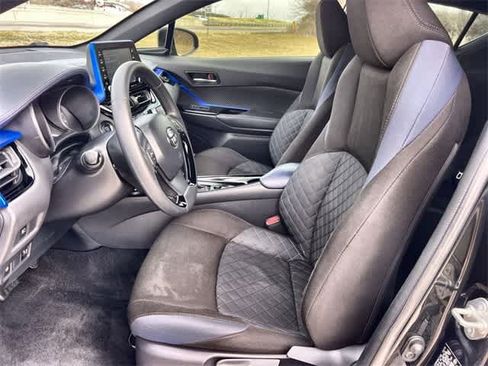 Used 2020 Toyota C-HR XLE image 11