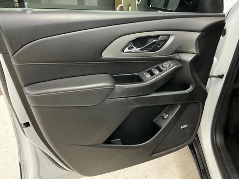 Used 2020 Chevrolet Traverse RS AWD/4WD image 11