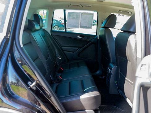 Used 2016 Volkswagen Tiguan SE AWD/4WD image 18
