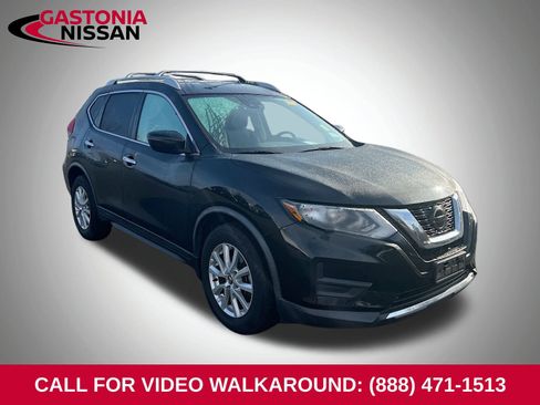 Used 2020 Nissan Rogue SV image 1
