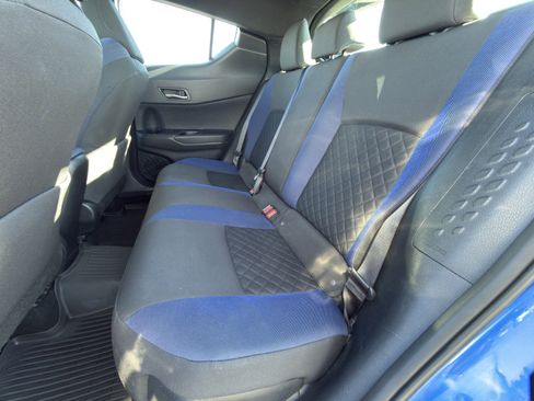 Used 2022 Toyota C-HR XLE image 12