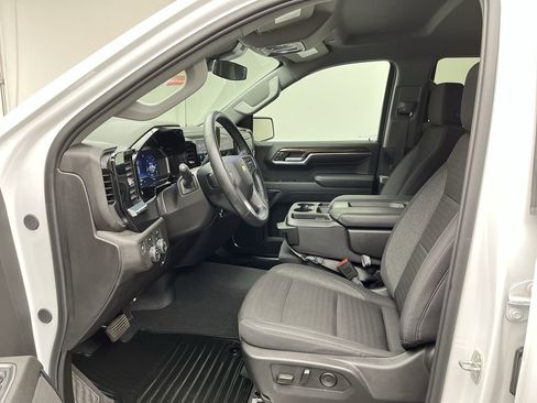 Certified 2024 Chevrolet Silverado 1500 LT image 3