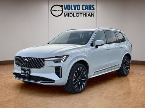 New 2025 Volvo XC90 T8 Plus w/ Protection Package Premier image 24